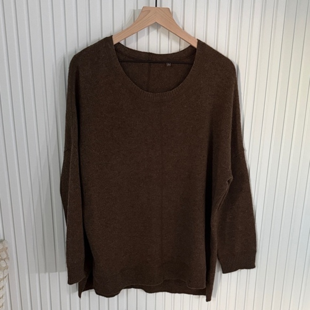 Vince wool blend cozy Crewneck Sweater in Rich Chocolate Brown